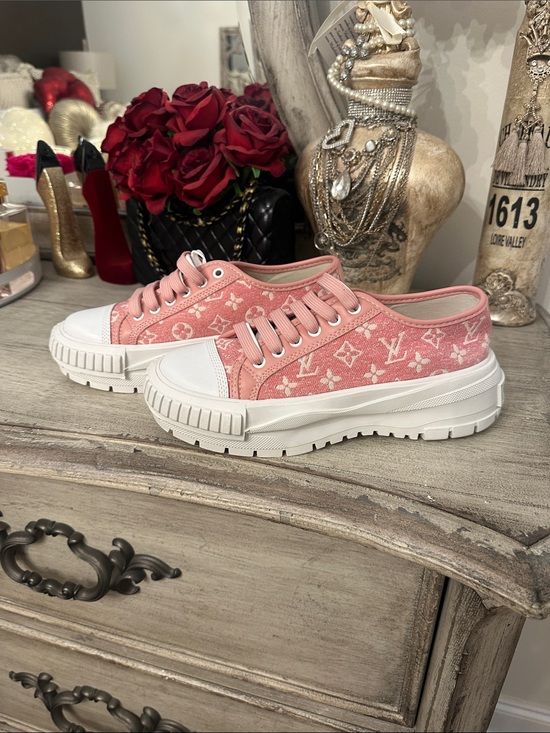 LV Shoes - LV Pink Monogram Canvas Low-Top Sneakers